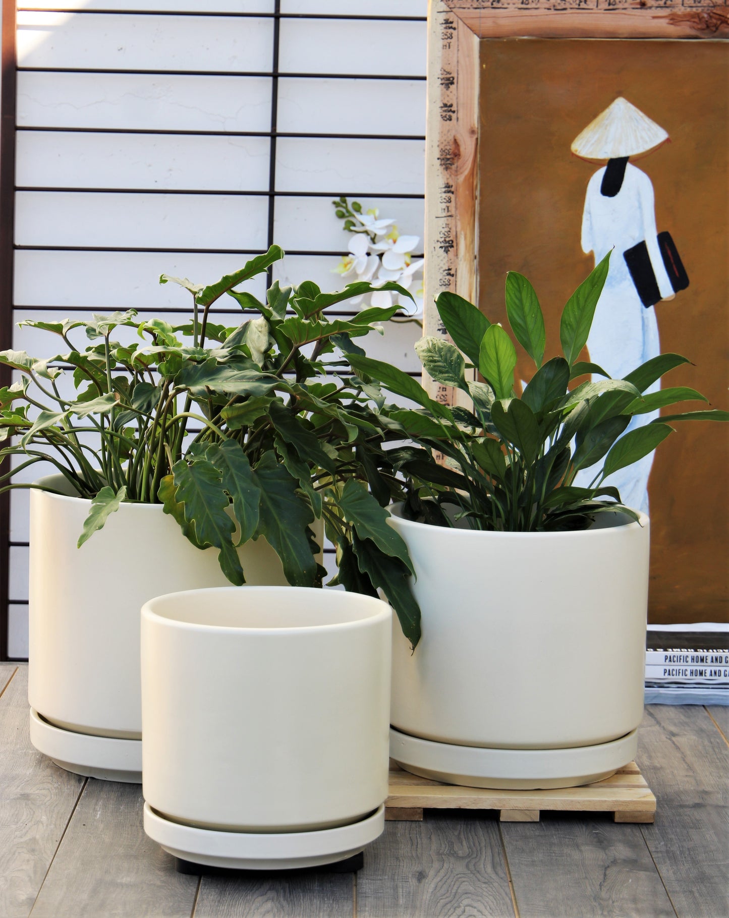 Mid Modern Planter With Detached Saucer "14.0" D x 12.0" H" By Plantatorem