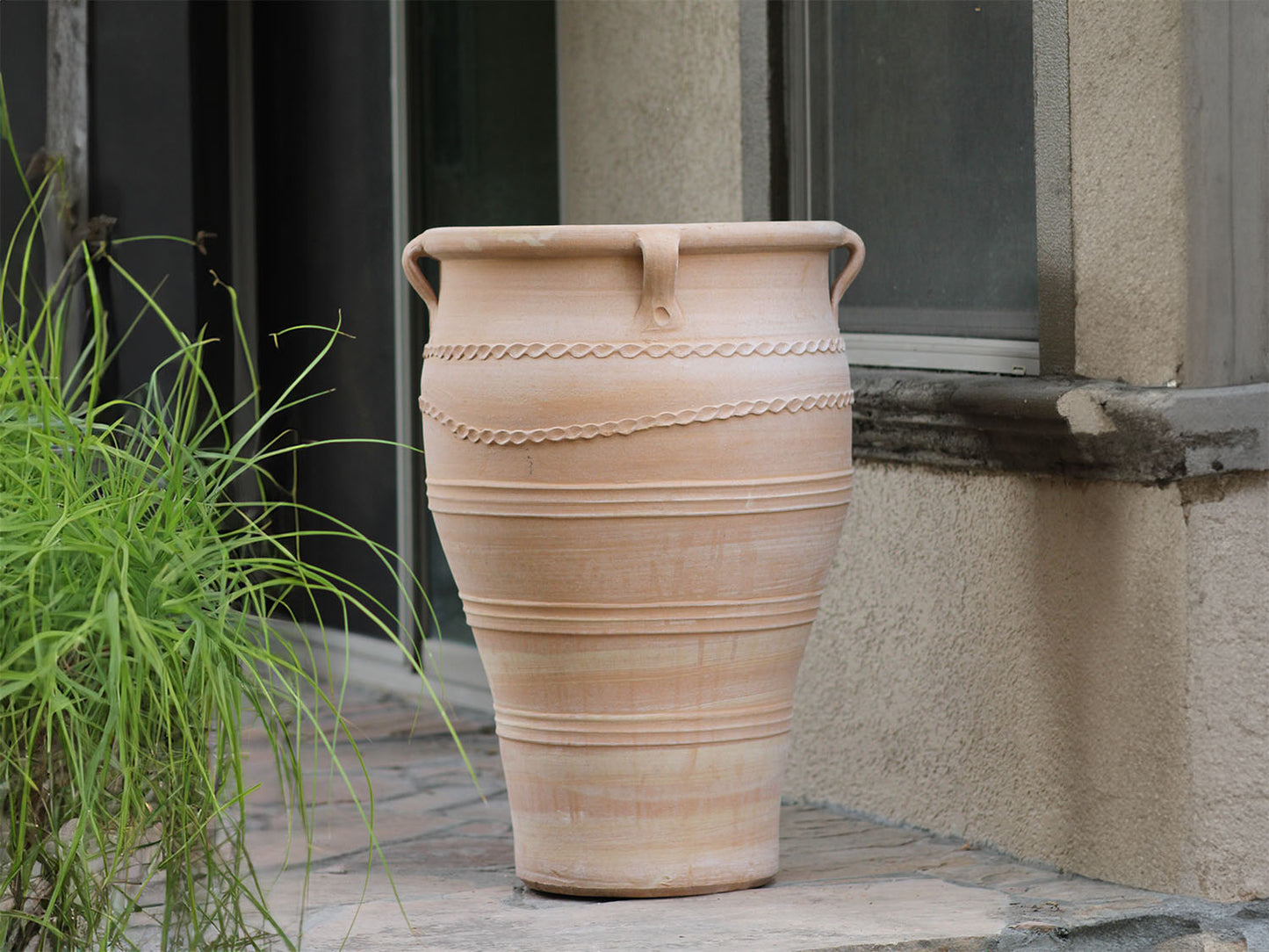 Tetrahero Urn By Plantatorem
