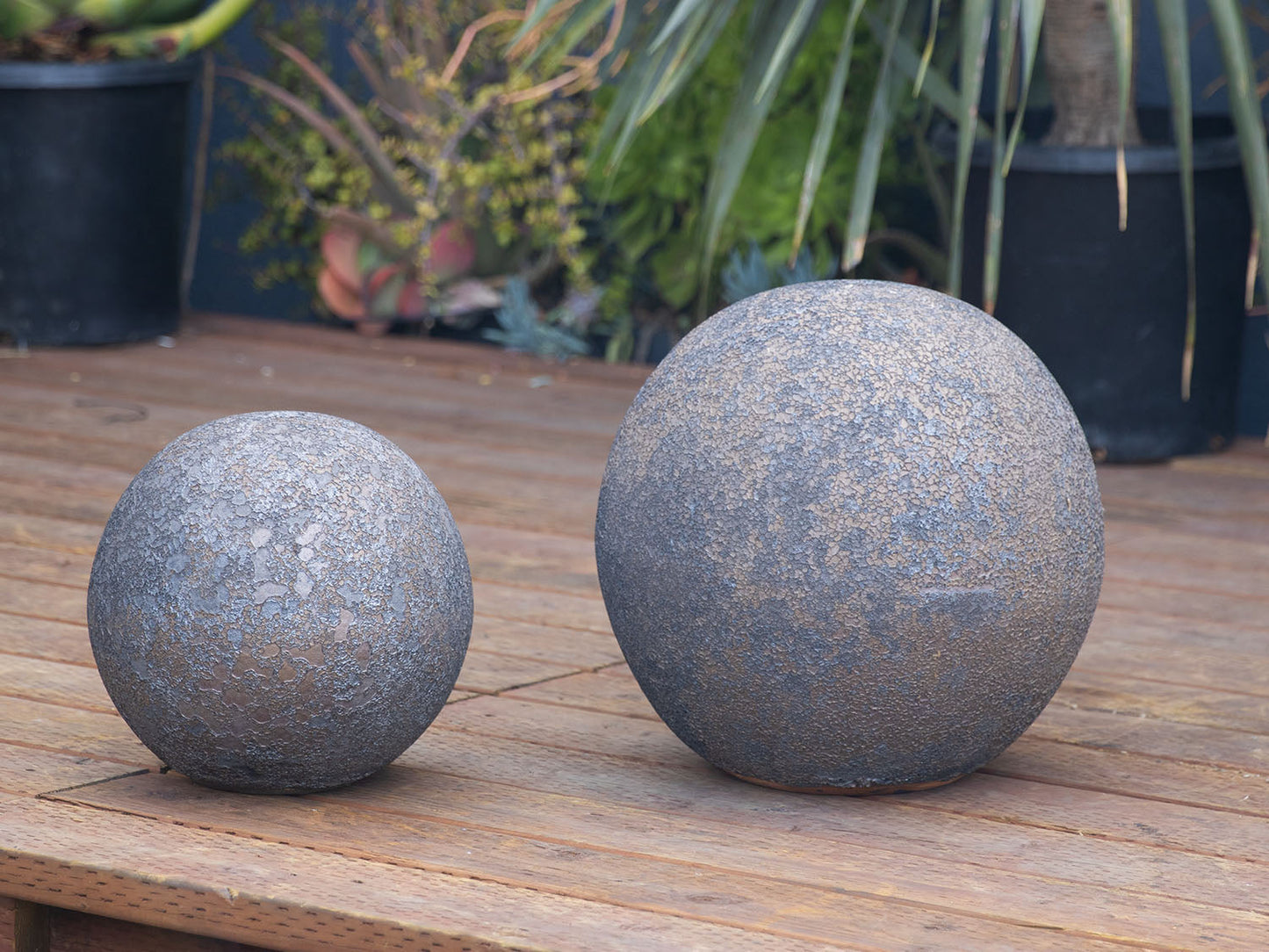 Outdoor Decorative Sphere-Silver Rock By Plantatorem