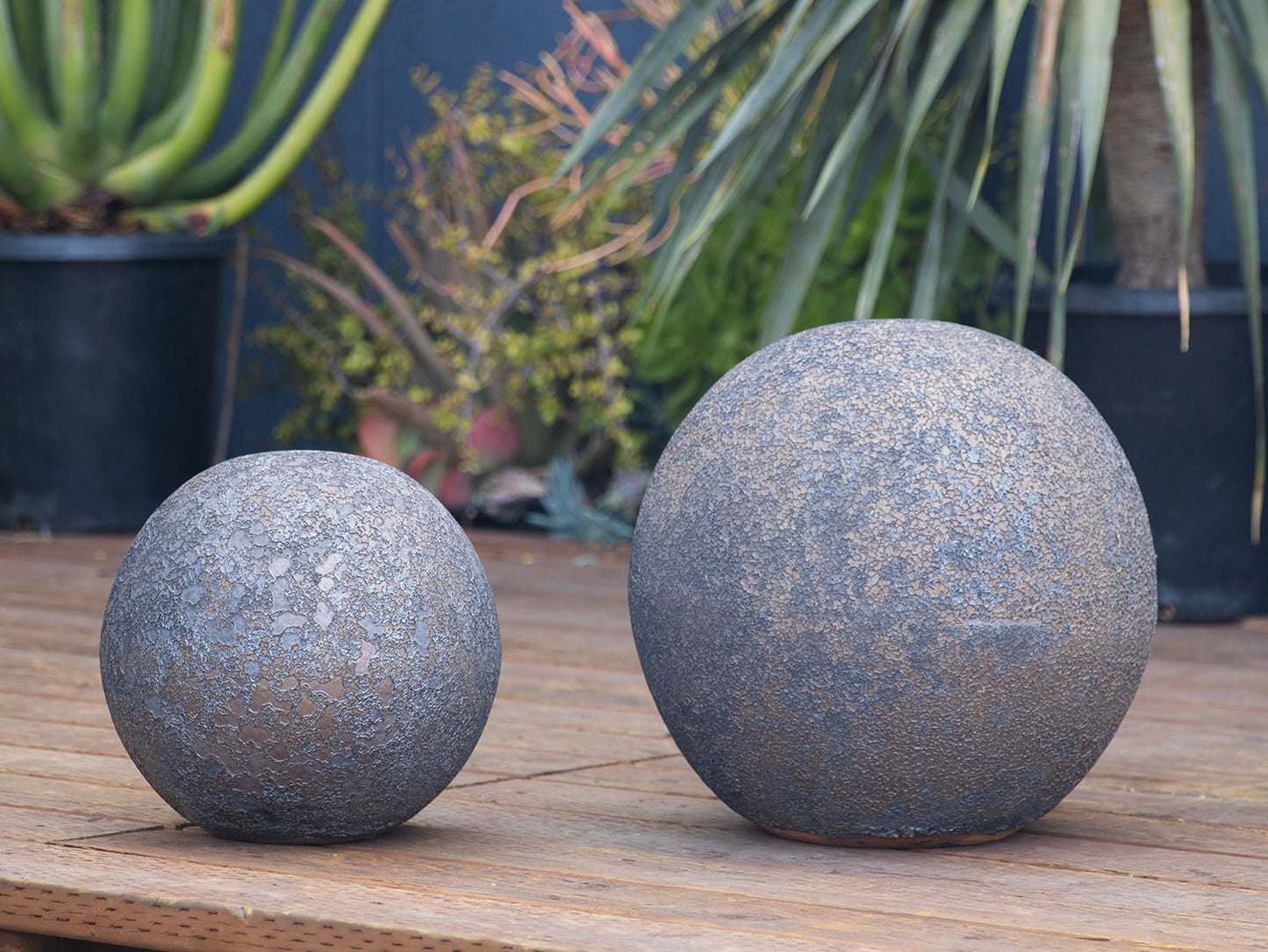 Outdoor Decorative Sphere-Silver Rock By Plantatorem