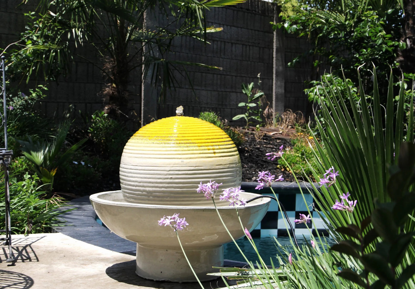 Cambria Sphere Fountain By Plantatorem